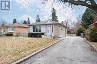 Building Photo - 28 Rockport Crescent