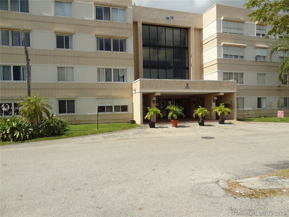 Primary Photo - 14850 Naranja Lakes Blvd