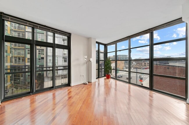 Photo - 2120 Vermont Ave NW House