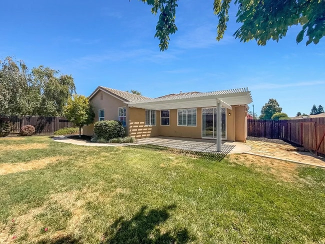 Building Photo - 9752 Sorrena Way