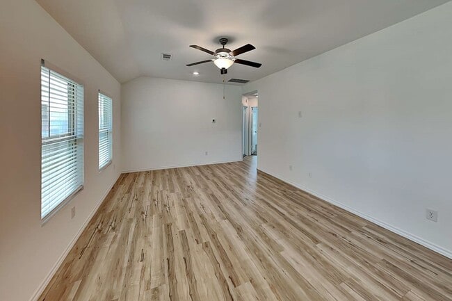 Building Photo - 18727 Faustina Way