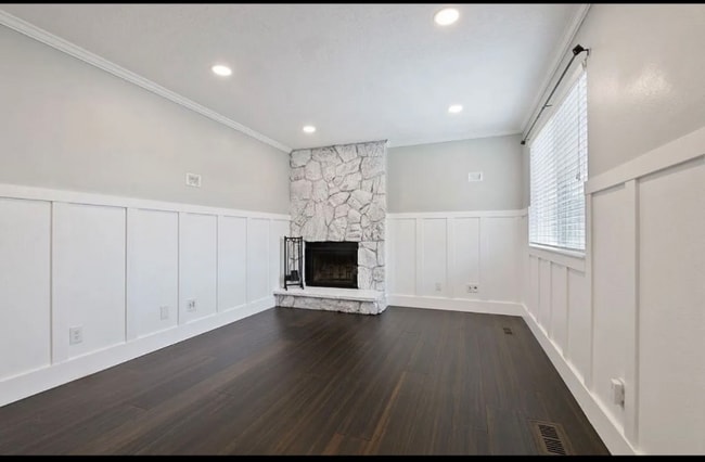 Building Photo - 333 W 1610 S