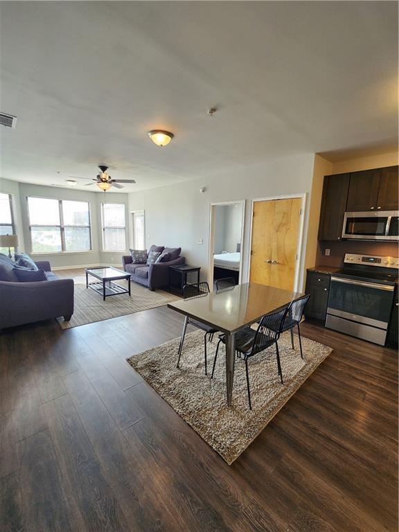 Foto del edificio - 898 Oak St SW