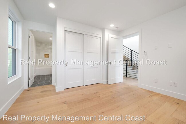 Building Photo - 2 br, 2.5 bath House - 221 1st Street