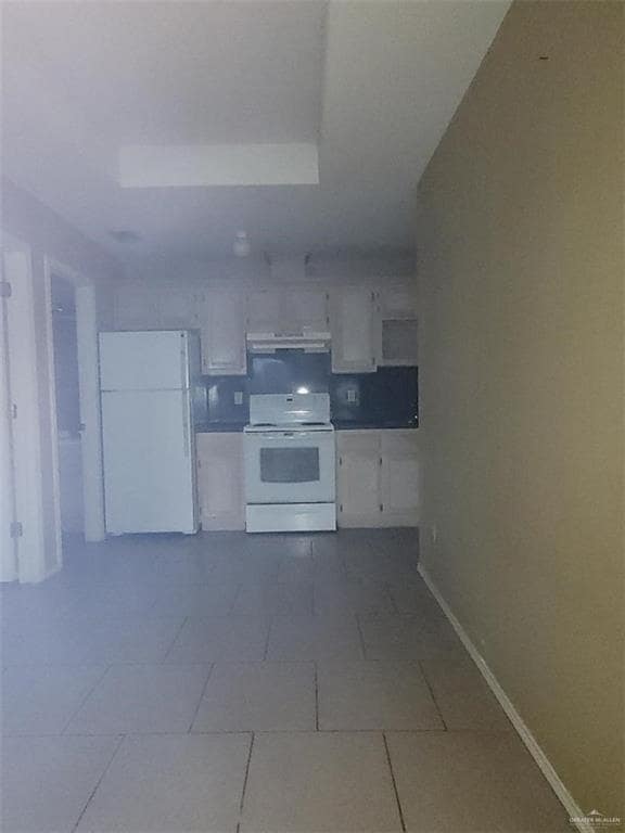 Building Photo - 12 Oasis Dr