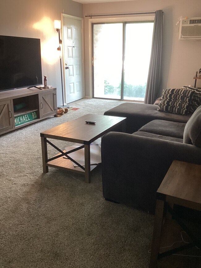 Foto del edificio - 612 N Shady Retreat Rd