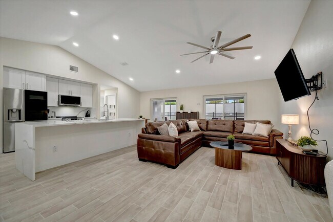 Building Photo - 7724 Simon Ridge Ct