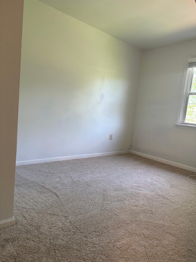 Foto del edificio - 337 E 2nd St