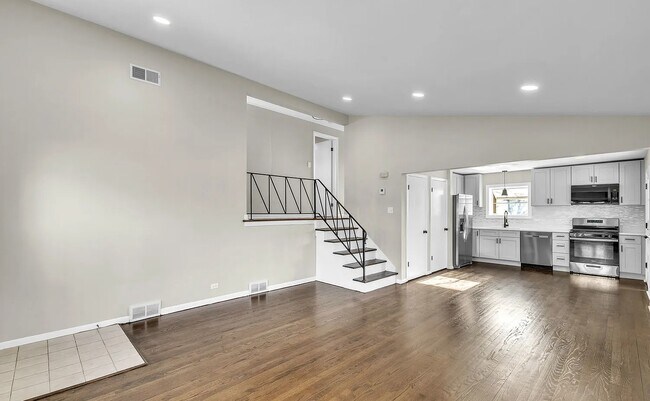 Foto del edificio - 11011 W Roosevelt Rd