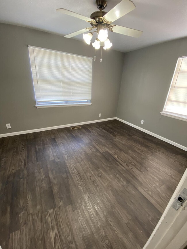 Building Photo - 3332 SW 42nd St