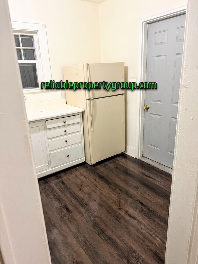 Foto del edificio - 610-612 W 3rd St