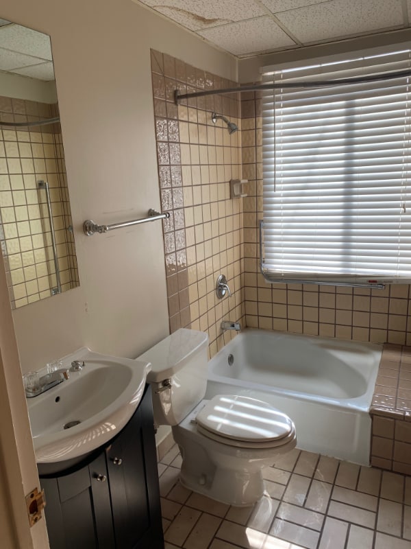 Building Photo - 57 W Vine St