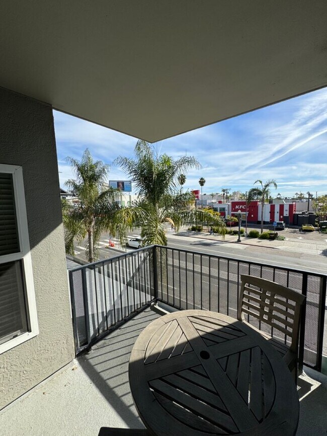Foto del edificio - Amazing 4 Bedroom 2 Bath Condo in the heart of North Park!