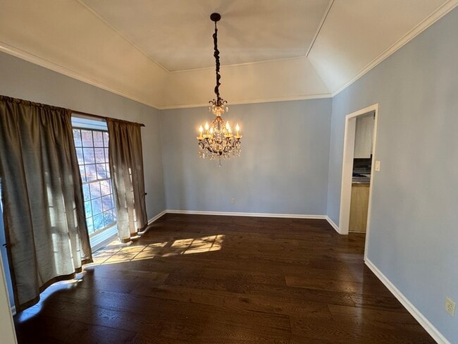 Building Photo - Very Nice 4 Bedroom 2.5 Bathroom Home in N...