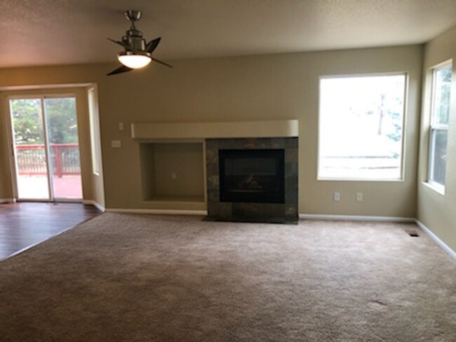 Foto del edificio - Nice, Spacious 3 Bedroom Home in Desirable...