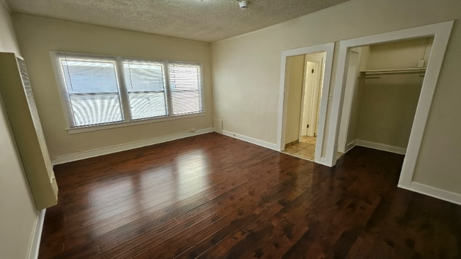 Building Photo - 1521 Wilcox Ave