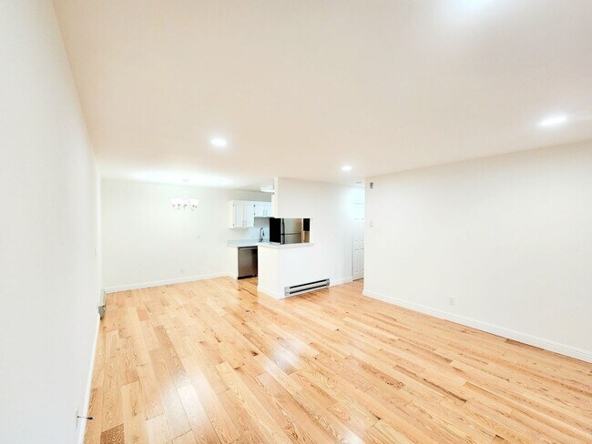 Foto del edificio - Spacious updated one bedroom with large de...