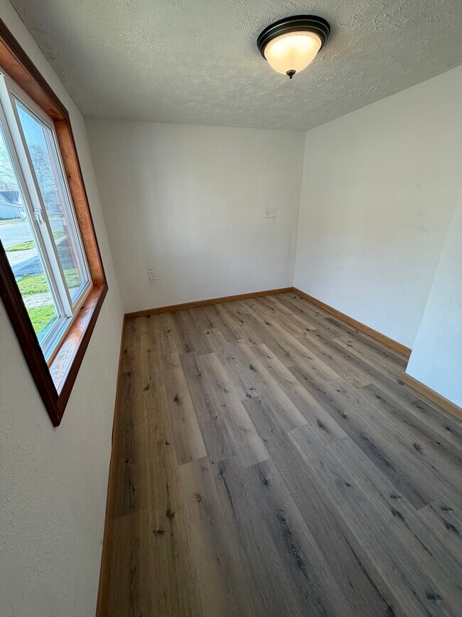 Foto del edificio - 511 E Harrison St