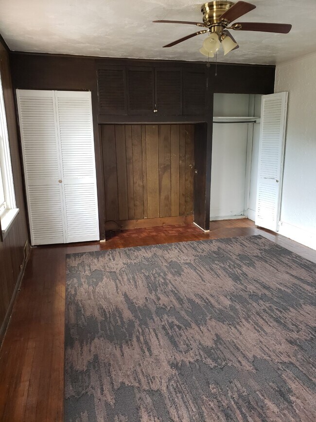 Master Bedroom with closets - 1110 Dormont Ave