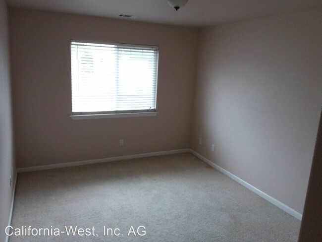 Building Photo - 3 br, 2.5 bath House - 1135 Maybelle Court