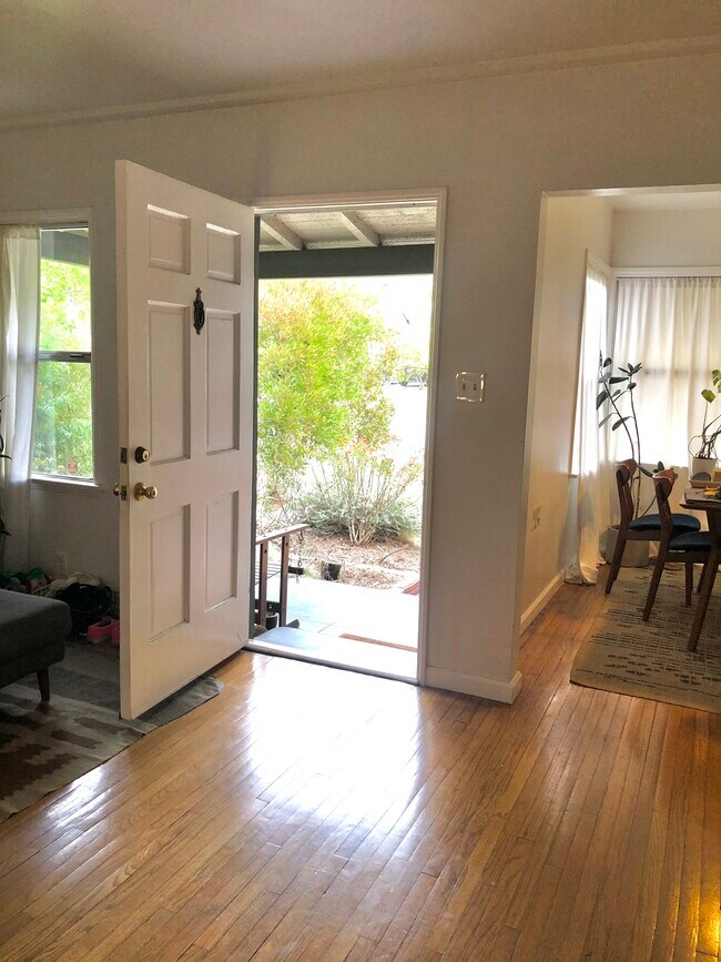 Foto del edificio - 1115 Neola St