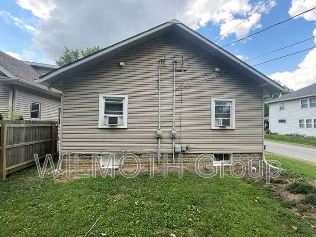 Building Photo - 773 Dequincy St