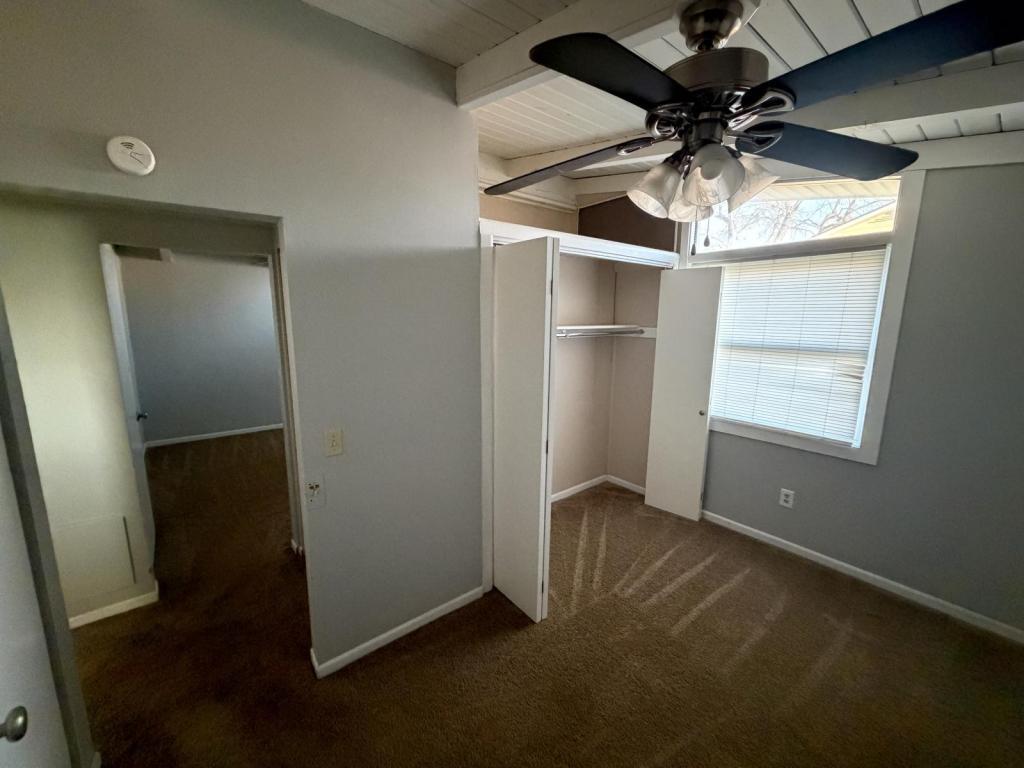 Building Photo - 1521 S Poplar St