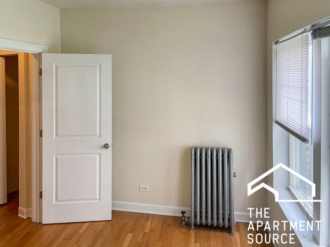 Foto del edificio - 3922 N Pine Grove Ave