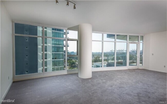 Foto del edificio - 400 W Ocean Blvd