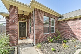 Building Photo - 22015 Falvel Dr