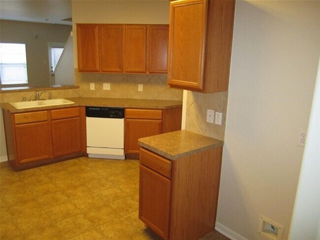 Building Photo - 4723 Blue Spruce Hill St