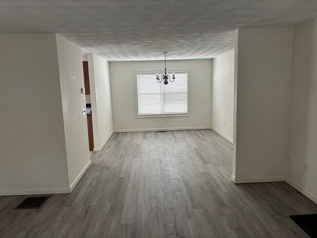 Foto del edificio - 13 Navajo Rd