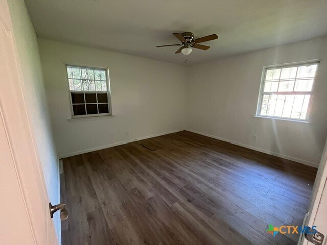 Foto del edificio - 1700 Standridge St