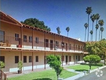 Primary Photo - 906 N Fries Ave
