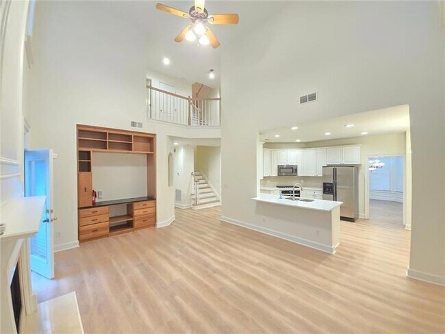 Foto del edificio - 12592 Waterside Dr