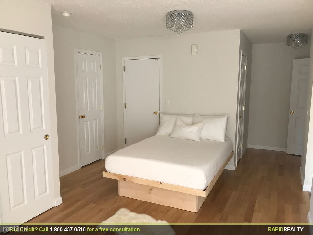 Foto del edificio - 64 Underhill Ave