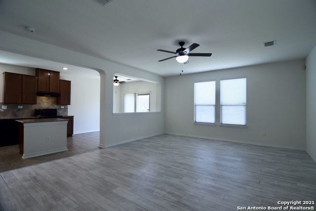 Building Photo - 2405 Sunset Bend
