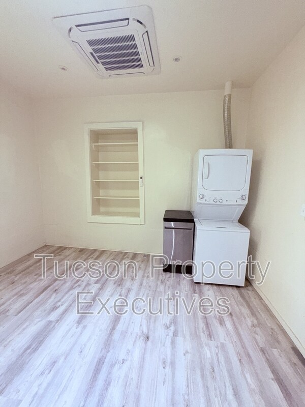 Foto del edificio - 343 S Convent Ave