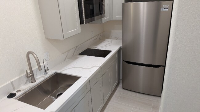 Foto del edificio - 8551 Kenneth Clyde St