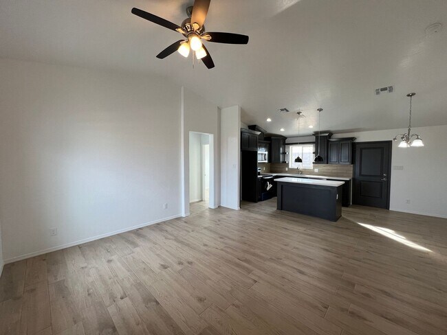 Foto del edificio - BRAND NEW 3 BEDROOM HOME!