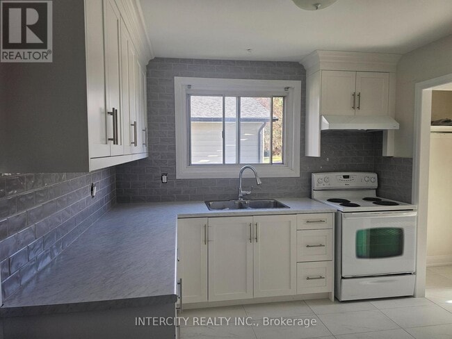 Building Photo - 108 Mellow Crescent