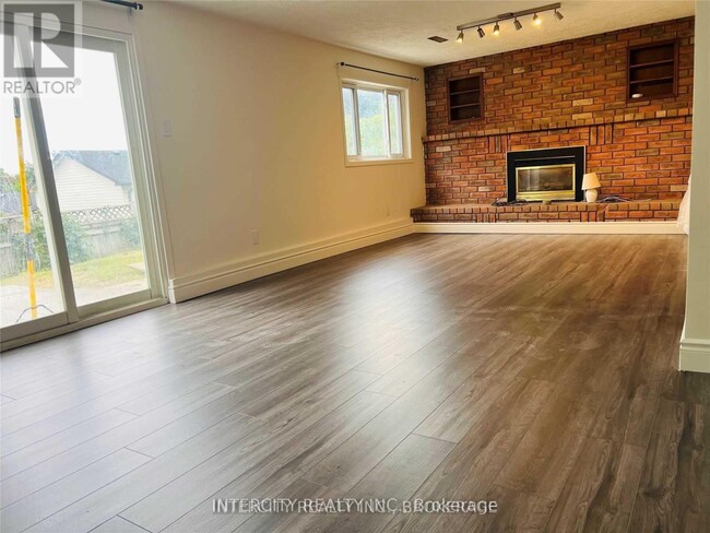 Building Photo - 5 Browning Trail