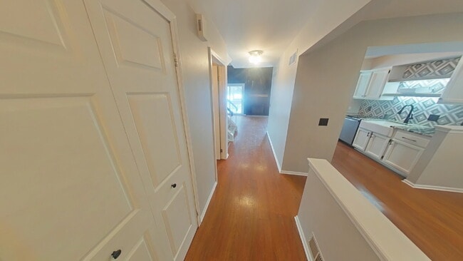 Building Photo - "Chic & Spacious 2-Bed Condo in Sterling Heights – 2.5 Baths & 1383 Sq. Ft. of Comfort!"