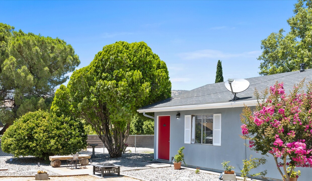 Primary Photo - Isabella Lake Homes