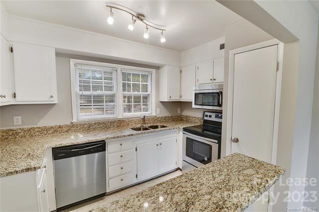 Building Photo - 4601 Coronado Dr