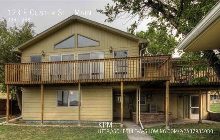 Primary Photo - 123 E Custer St