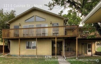 Building Photo - 123 E Custer St