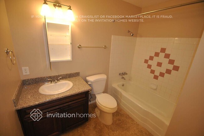 Building Photo - 3916 W Glenn Dr