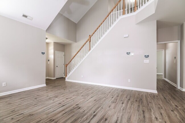Building Photo - 811 Derwent Pl
