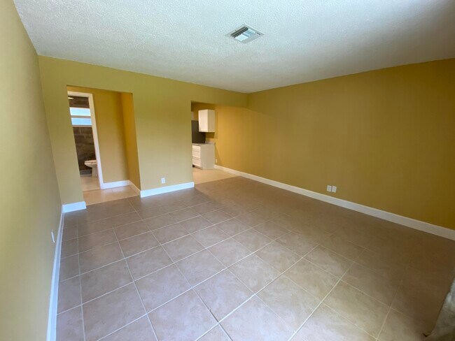 Foto del edificio - 1012 S F St